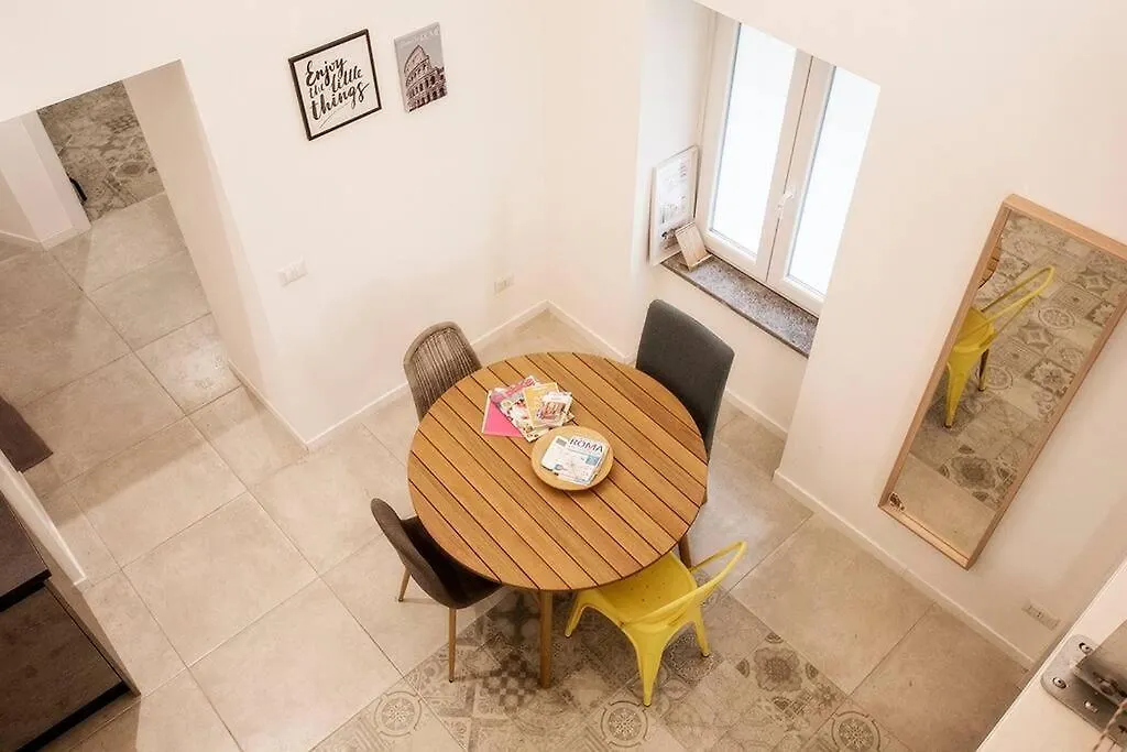 Beautifully Renovated Loft In Trastevere Rzym Apartament