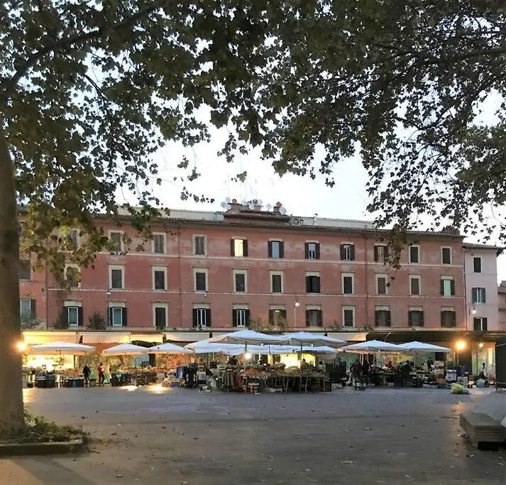 Beautifully Renovated Loft In Trastevere Rzym Apartament
